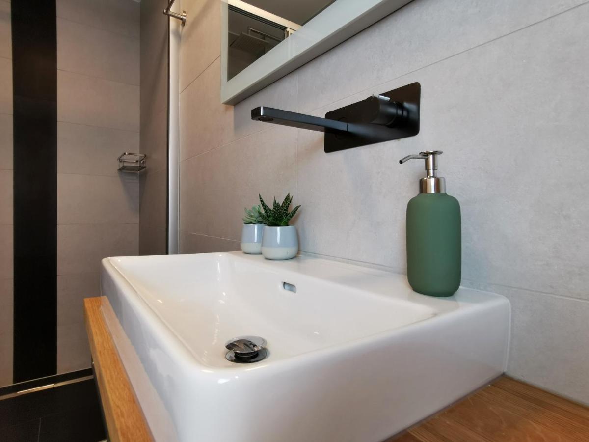 קלגנפורט Neues City Center Piano Appartement Mit Netflix מראה חיצוני תמונה