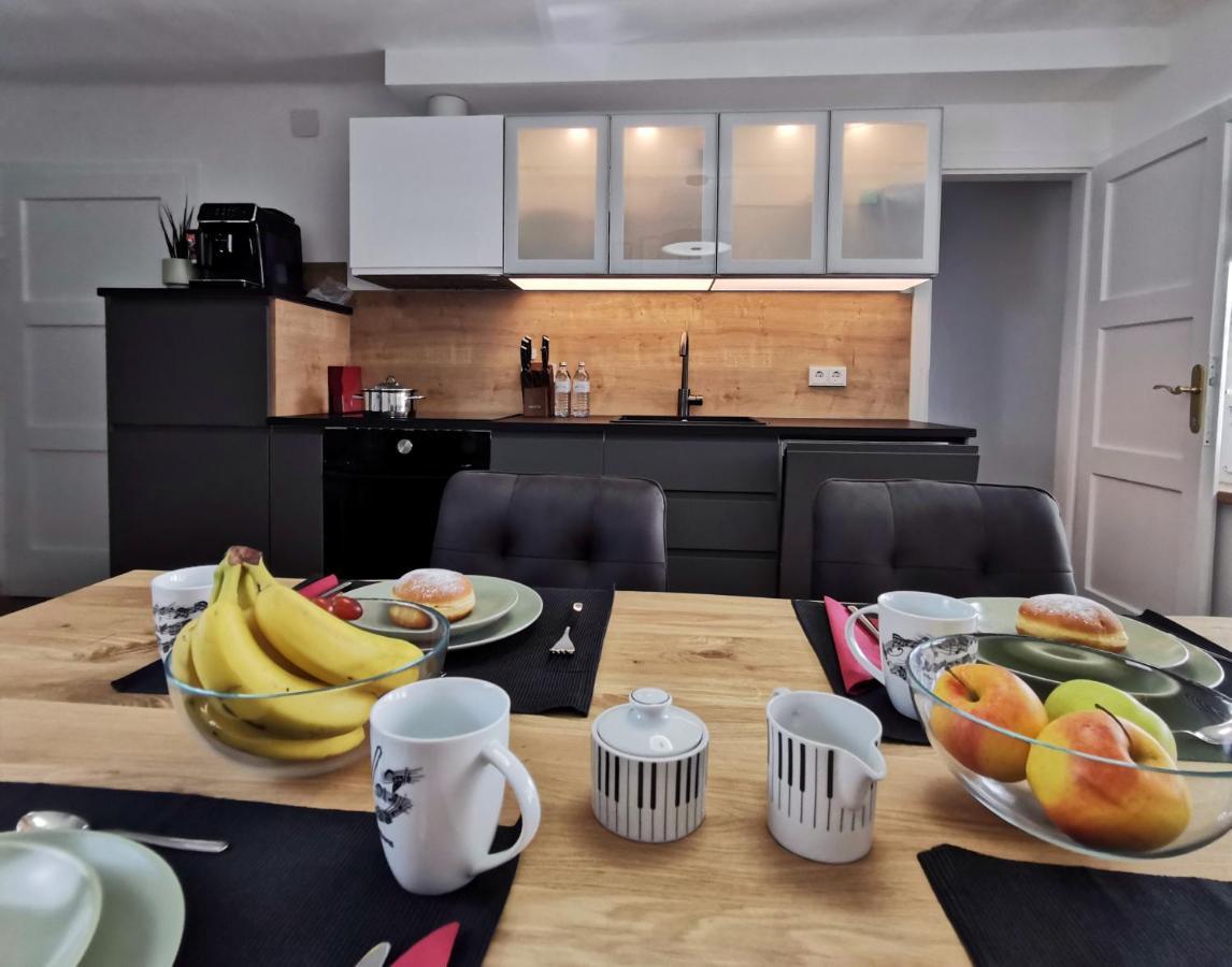 קלגנפורט Neues City Center Piano Appartement Mit Netflix מראה חיצוני תמונה